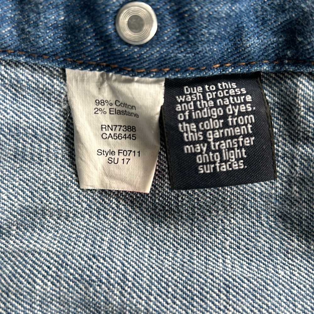 J. CREW Women’s Classic Denim Jean Jacket Light/Med. Blue Distressed Wash SIZE S - Picture 10 of 16